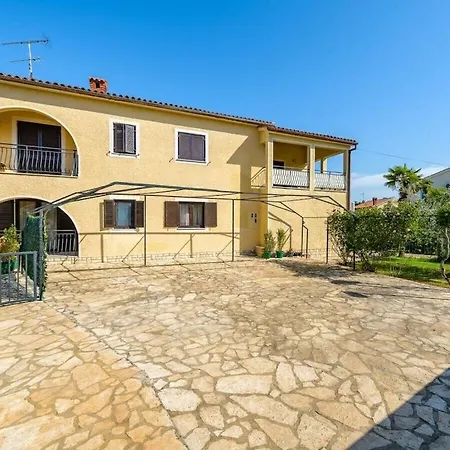 Josipa With Whirlpool Apartman Porec