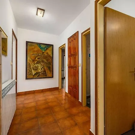 Josipa With Whirlpool Appartement *