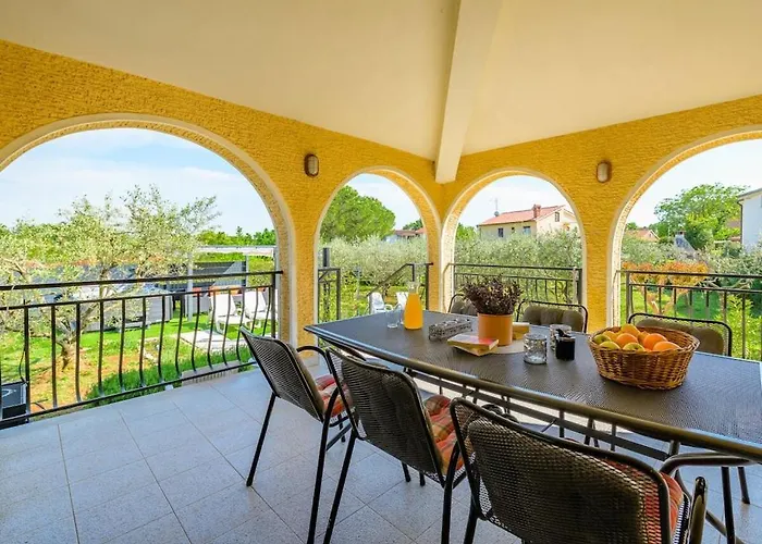 Josipa With Whirlpool Πόρετς